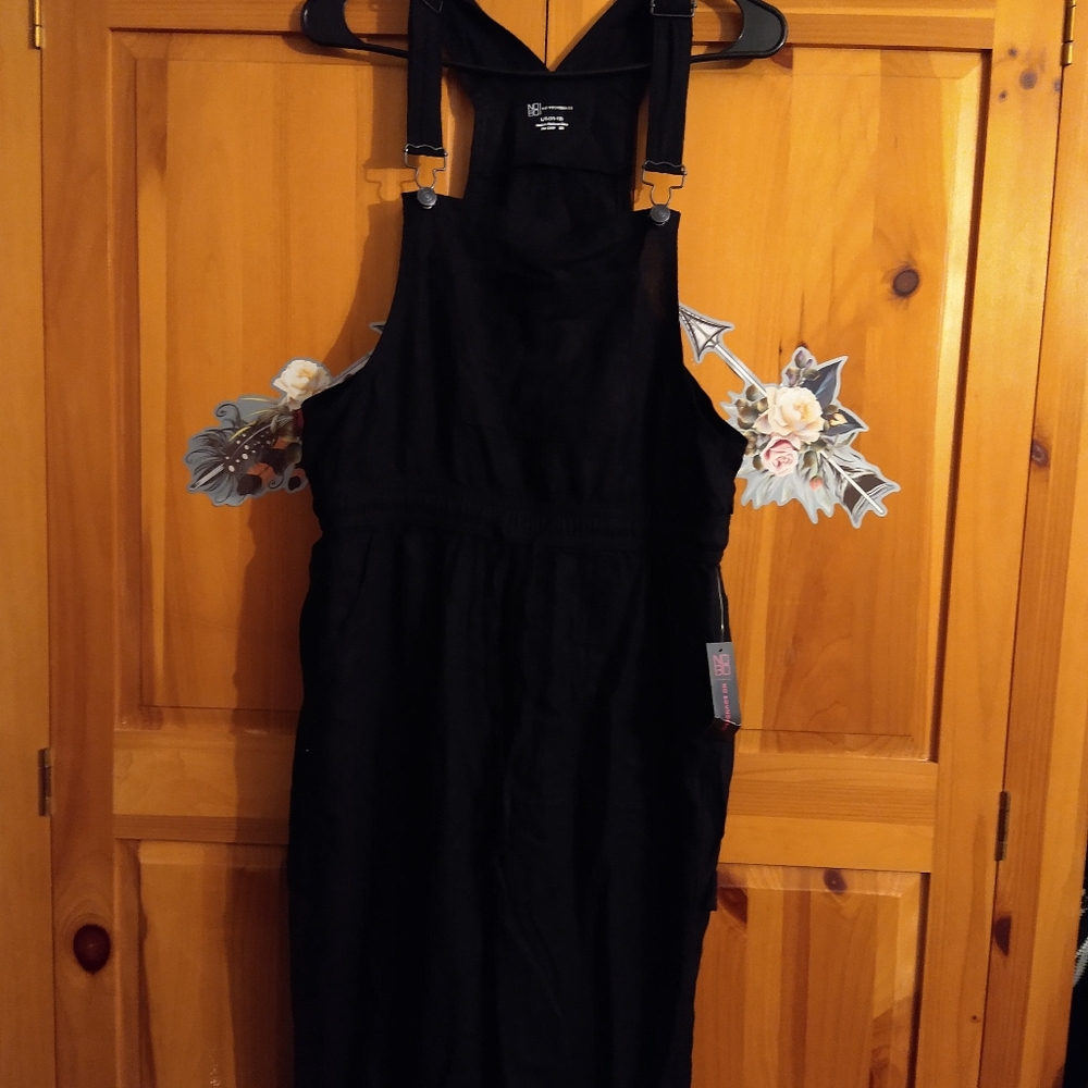 Women Jumper with suspenders